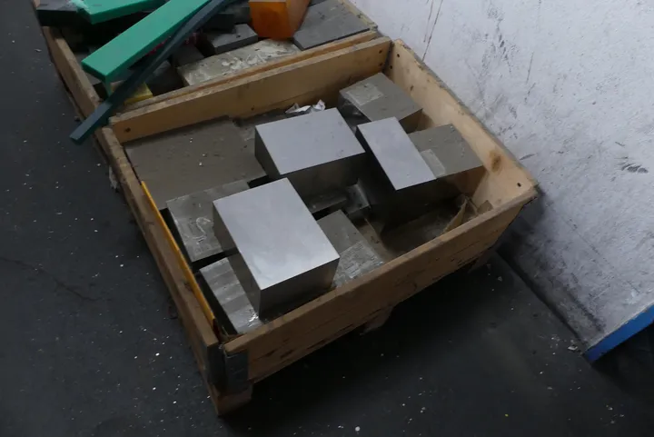Konvolut Material, Rohmaterial Umfang: Palette mit Inhalt